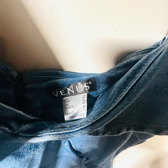 VENUS Blue Denim Ruffle Overalls - Picture 5 of 10